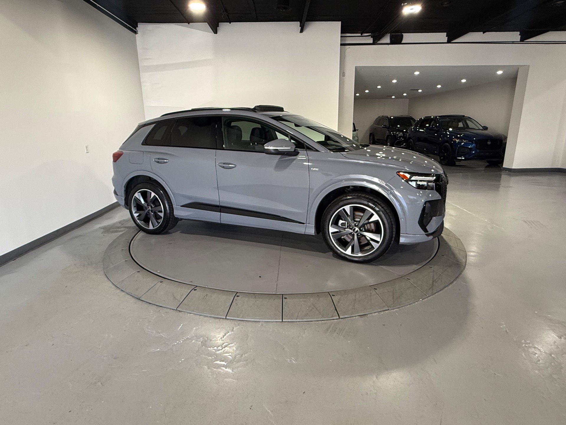 Used 2023 Audi Q4 e-tron Premium Plus w/ Premium Plus AWD/4WD image 10