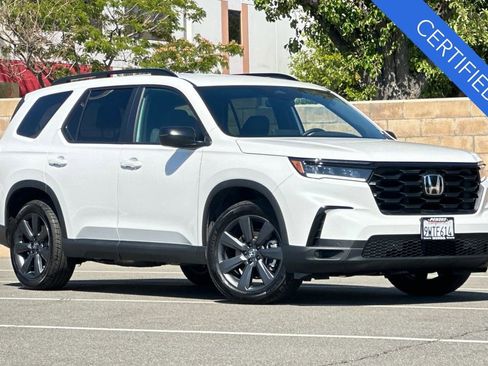 Certified 2025 Honda Pilot Sport image 2
