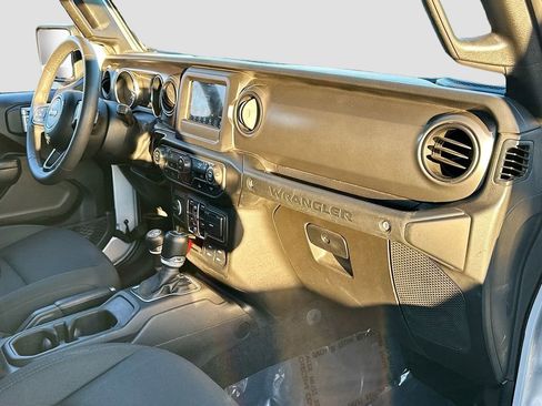 Used 2023 Jeep Wrangler Unlimited image 27