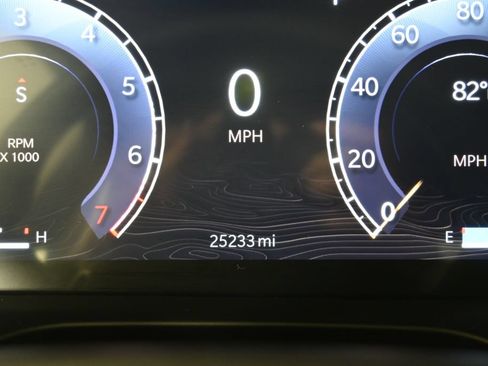 Used 2023 Jeep Grand Cherokee L Limited w/ Luxury Tech Group II AWD/4WD image 27