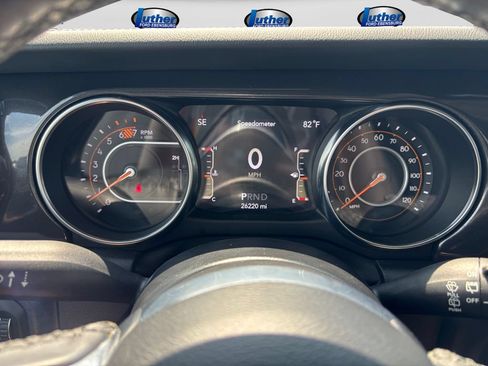 Used 2022 Jeep Wrangler Unlimited Sahara AWD/4WD image 17