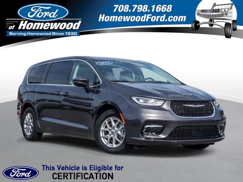 Used 2023 Chrysler Pacifica Touring-L FWD image 1