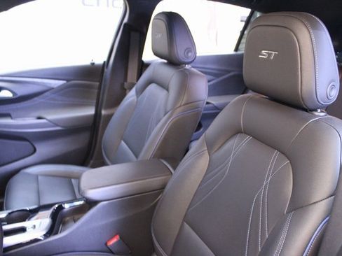 Certified 2025 Buick Envista Sport Touring w/ Convenience II Package image 18