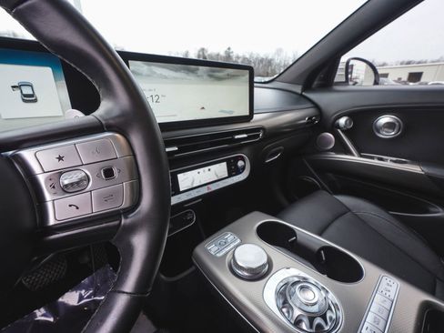 Used 2023 Genesis GV60 Advanced image 19