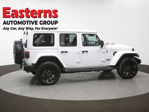 Used 2025 Jeep Wrangler Unlimited Sahara AWD/4WD image 39
