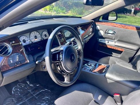 Used 2013 Rolls-Royce Ghost RWD image 17