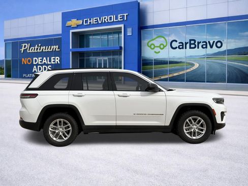 Used 2024 Jeep Grand Cherokee Laredo X w/ Trailer Tow Package image 8