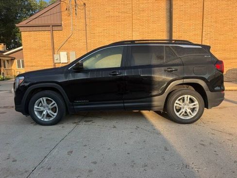 Used 2023 GMC Terrain SLE w/ Driver Convenience Package AWD/4WD image 18