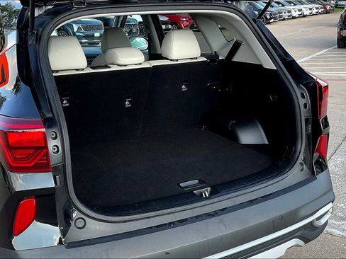 Certified 2022 Kia Seltos EX image 17