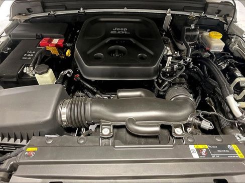 Used 2023 Jeep Wrangler Unlimited Rubicon w/ LED Lighting Group image 12