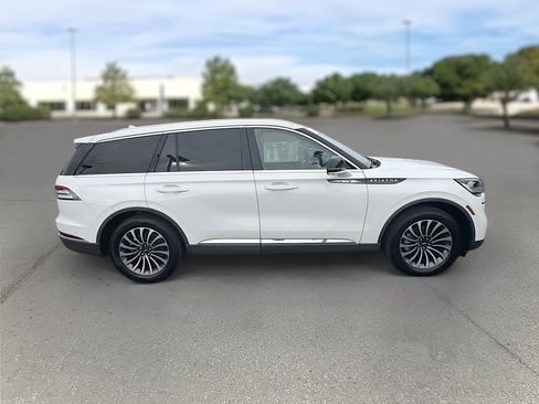 Certified 2021 Lincoln Aviator Reserve w/ Equipment Group 201A AWD/4WD image 8