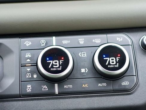 Used 2024 Land Rover Defender 110 S image 29