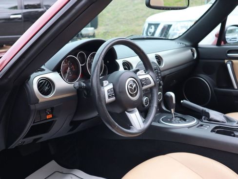 Used 2009 MAZDA MX-5 Miata Grand Touring RWD image 9