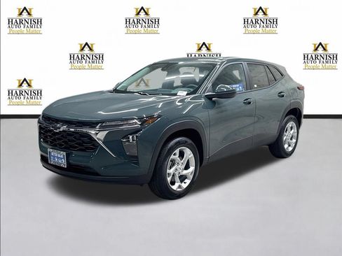 New 2026 Chevrolet Trax LS w/ LS Convenience Package FWD image 1