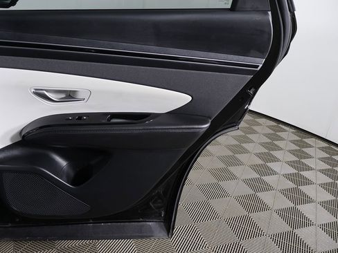 Certified 2023 Hyundai Tucson Limited AWD/4WD image 27
