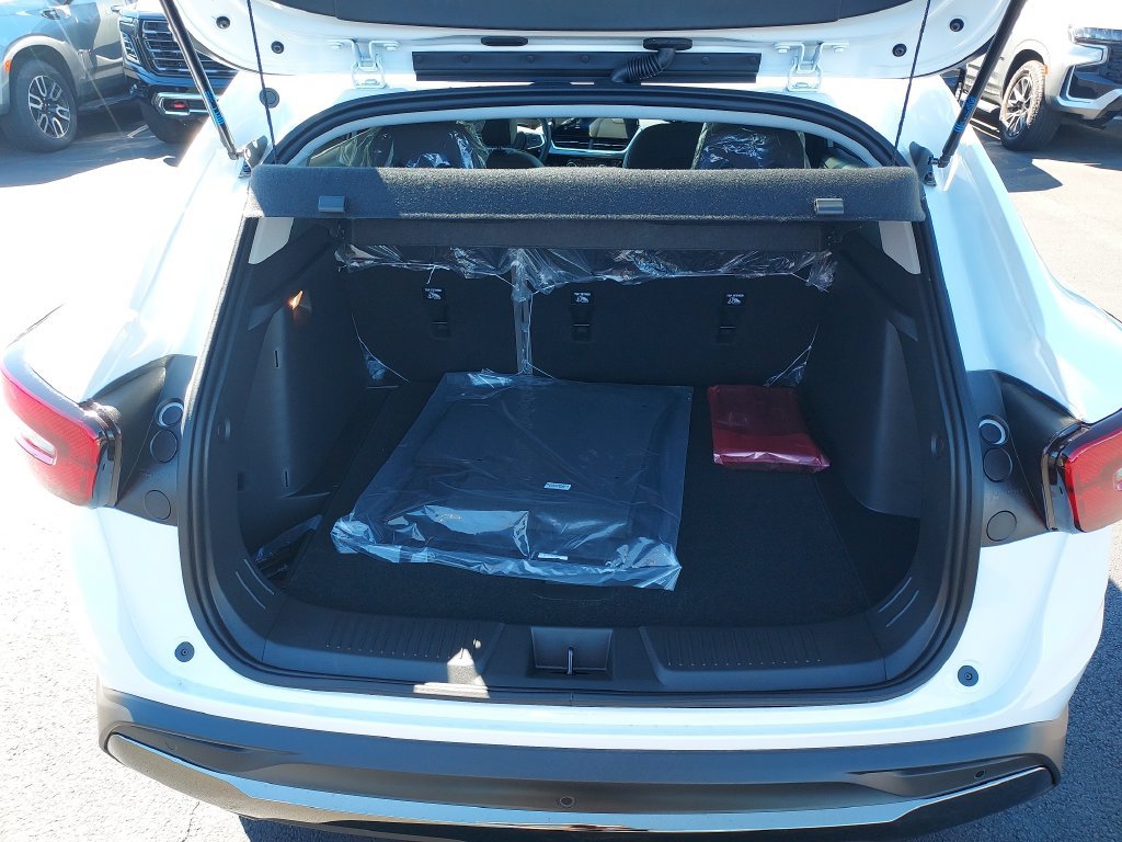 New 2026 Chevrolet Trax ACTIV w/ Sunroof Package FWD image 9