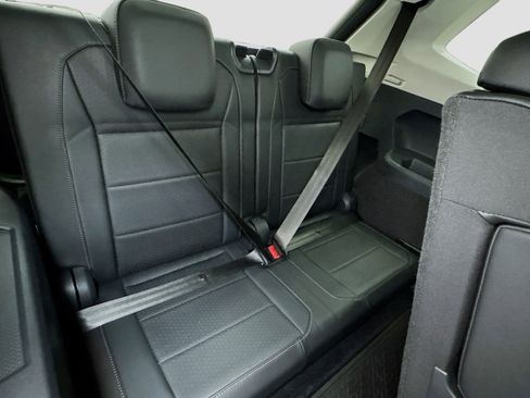 Used 2020 Volkswagen Tiguan S image 19