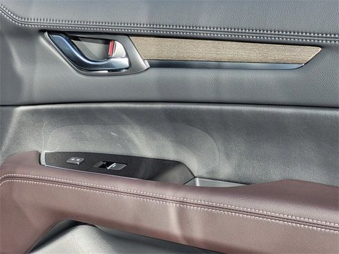 New 2025 MAZDA CX-5 Signature image 13