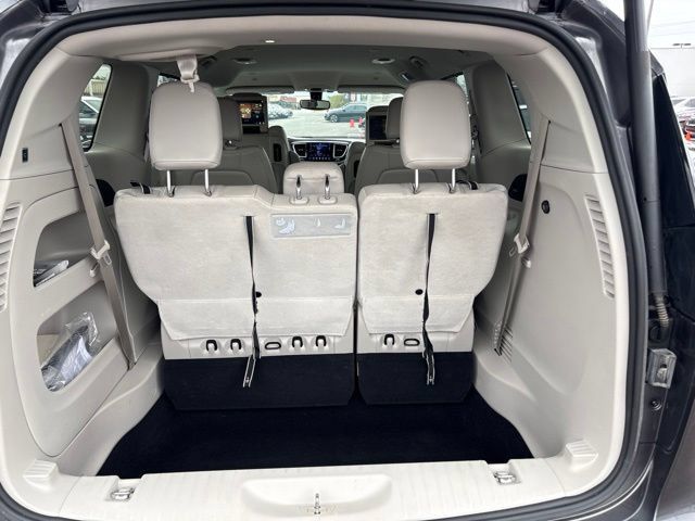 Used 2019 Chrysler Pacifica Touring-L Plus w/ Tire & Wheel Group FWD image 36