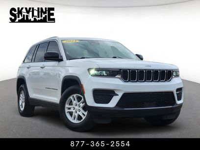 Used 2023 Jeep Grand Cherokee Laredo