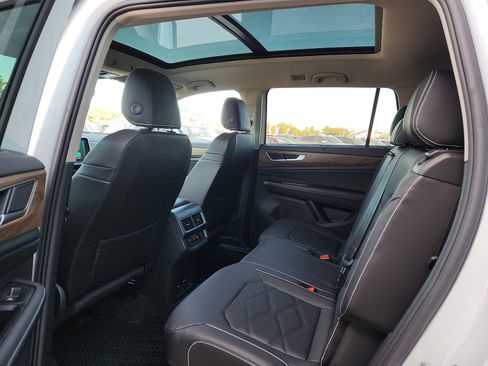 New 2026 Volkswagen Atlas SE image 12