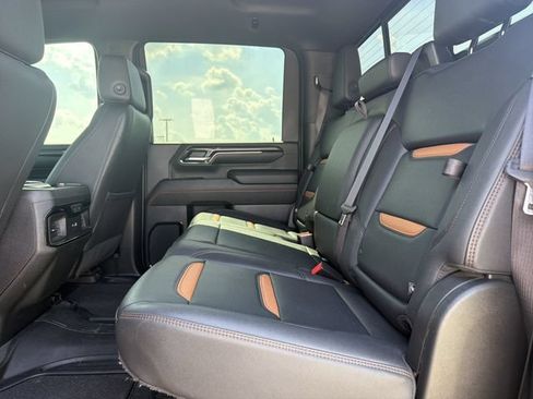 Used 2024 GMC Sierra 2500 AT4 w/ AT4 Preferred Package AWD/4WD image 12