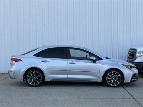 Used 2021 Toyota Corolla SE image 3