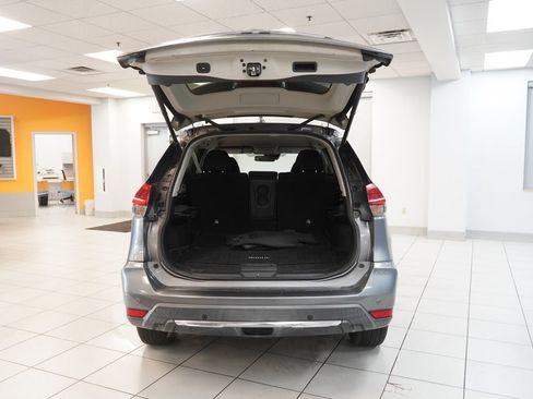 Used 2019 Nissan Rogue SV AWD/4WD image 9