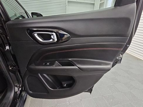 Used 2022 Jeep Compass Trailhawk AWD/4WD image 38