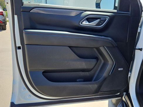 Used 2024 Chevrolet Suburban RST RWD image 21