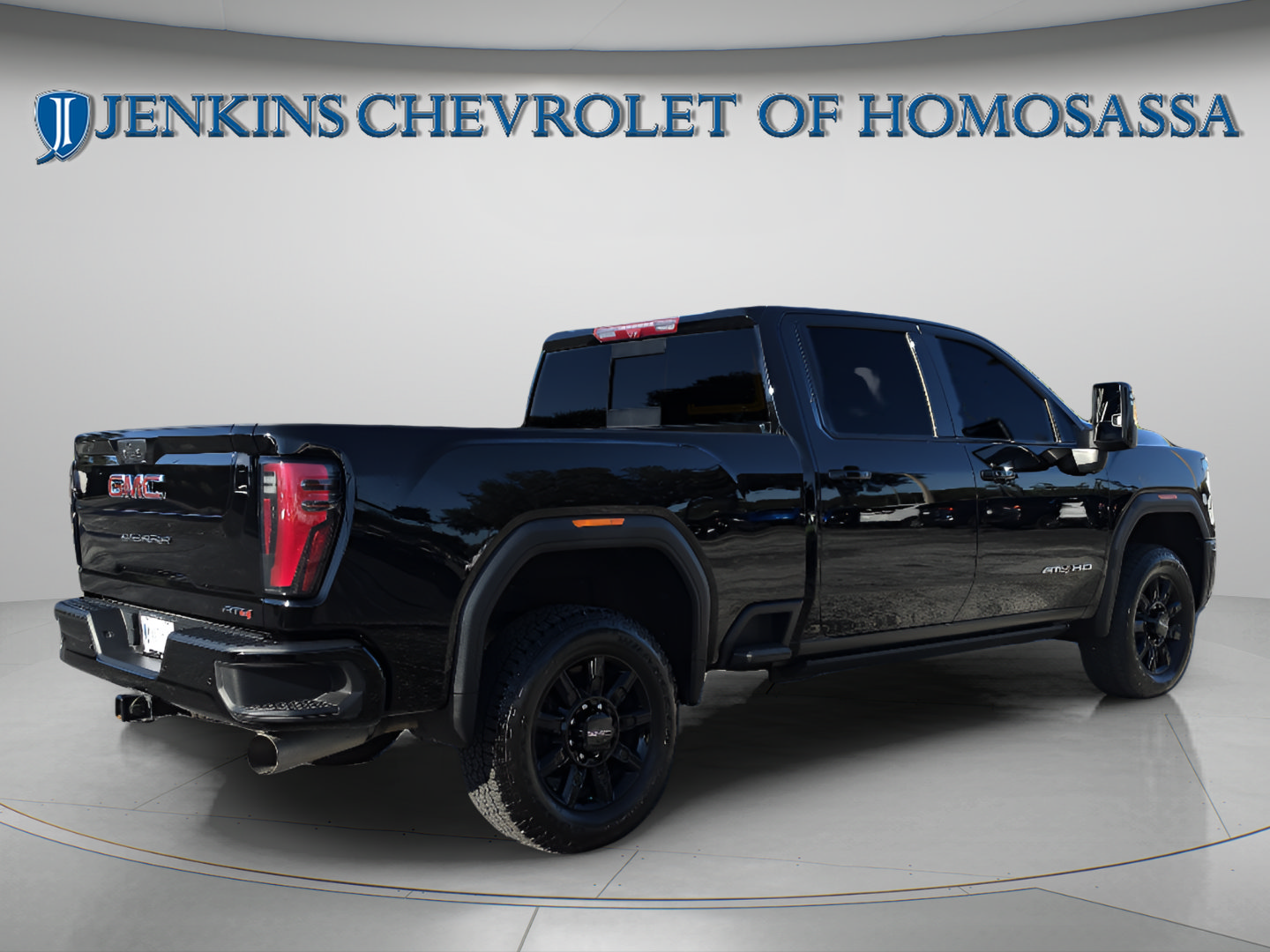 Used 2024 GMC Sierra 2500 AT4 w/ AT4 Premium Plus Package AWD/4WD image 4