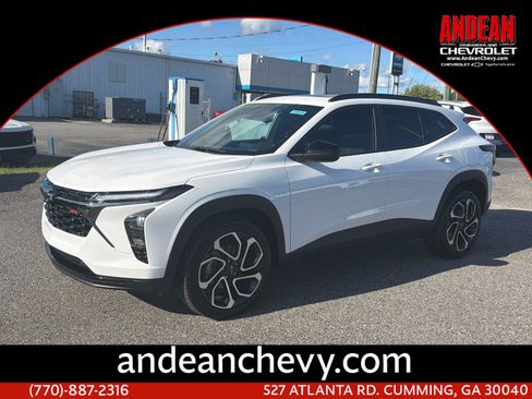 New 2026 Chevrolet Trax RS w/ Sunroof Package FWD image 1