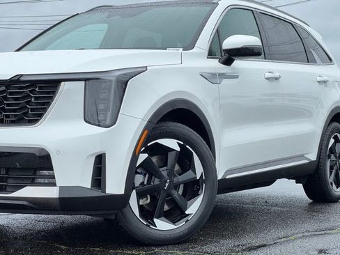 Used 2025 Kia Sorento EX w/ EX Panoramic Sunroof Package image 2