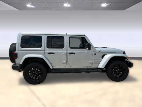 Used 2023 Jeep Wrangler Unlimited Sahara w/ Cold Weather Group AWD/4WD image 8