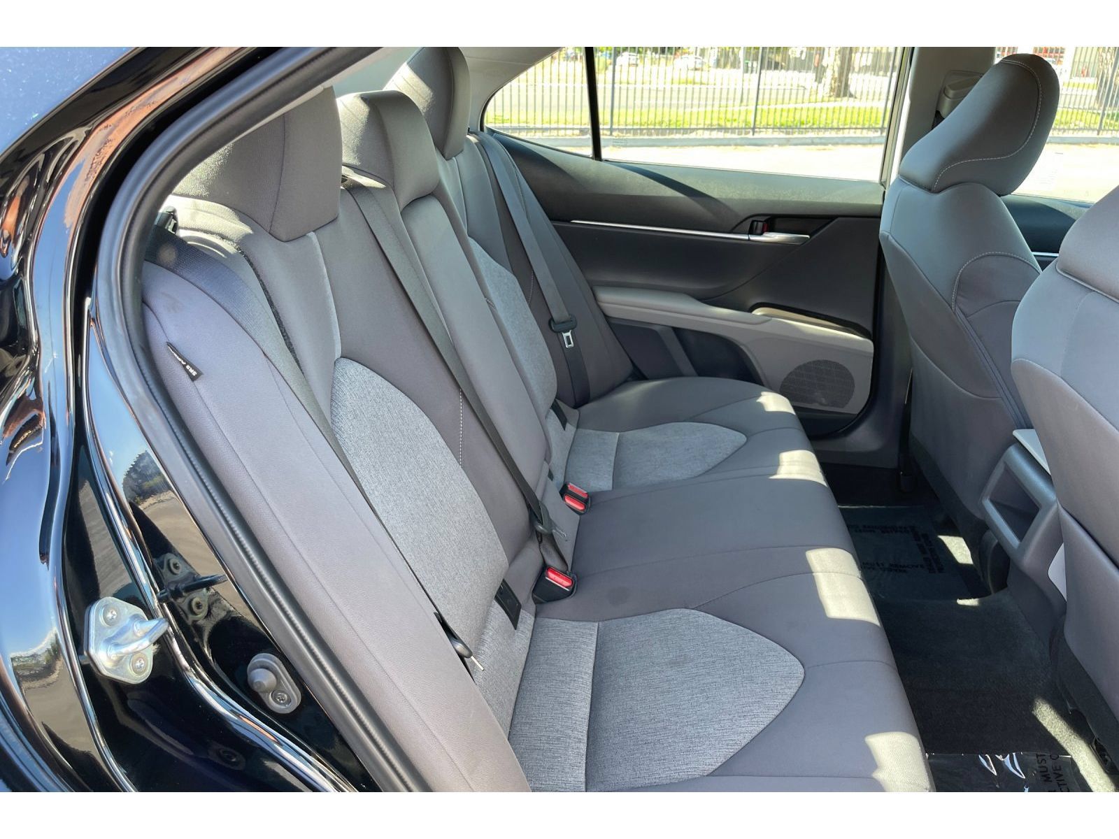Used 2022 Toyota Camry LE w/ Convenience Package FWD image 17