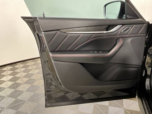 Used 2023 Maserati Levante GT image 18