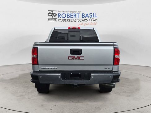 Used 2018 GMC Sierra 1500 SLE w/ Black Pack image 4