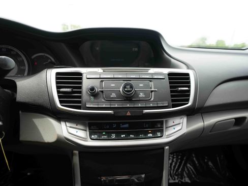 Used 2015 Honda Accord LX image 17