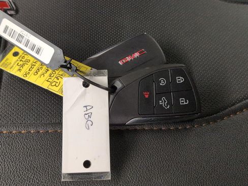 Used 2024 GMC Sierra 2500 AT4 w/ AT4 Premium Plus Package AWD/4WD image 27