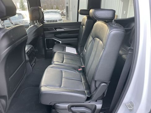 Used 2024 Jeep Wagoneer Series III w/ Premium Group I image 23