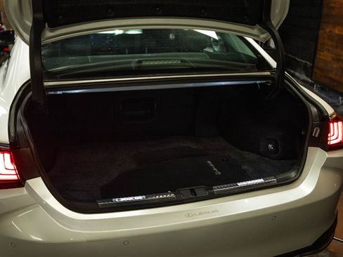 Used 2023 Lexus ES 300h w/ Premium Package FWD image 7