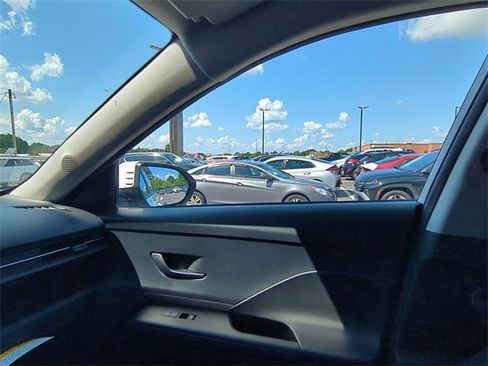 New 2026 Hyundai Kona SE image 12