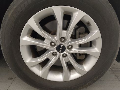 Used 2022 Kia Telluride LX FWD image 31