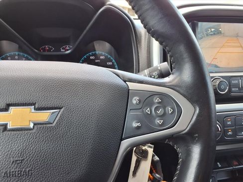 Used 2017 Chevrolet Colorado LT w/ Luxury Package, Chrome AWD/4WD image 17