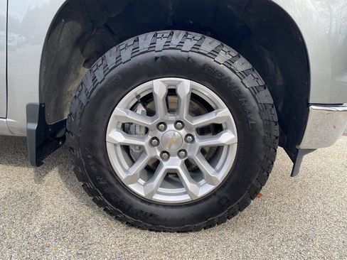 Used 2023 Chevrolet Silverado 1500 LT image 11