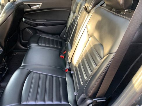 Used 2024 Ford Edge SEL w/ Convenience Package image 17