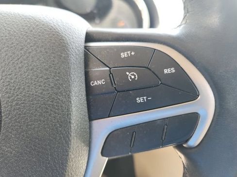 Used 2018 Jeep Grand Cherokee Limited RWD image 38