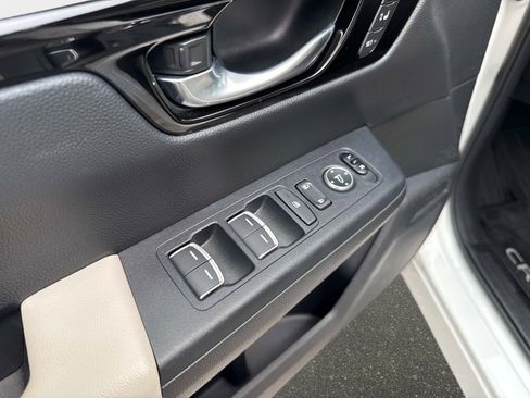Used 2025 Honda CR-V EX-L image 17