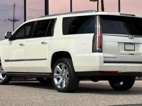 Used 2015 Cadillac Escalade ESV Premium AWD/4WD image 8