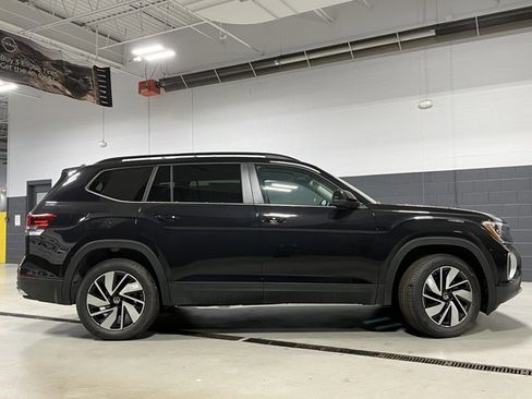 New 2026 Volkswagen Atlas SE image 12